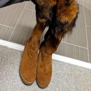 Ugg boots with wedge and fur size 11